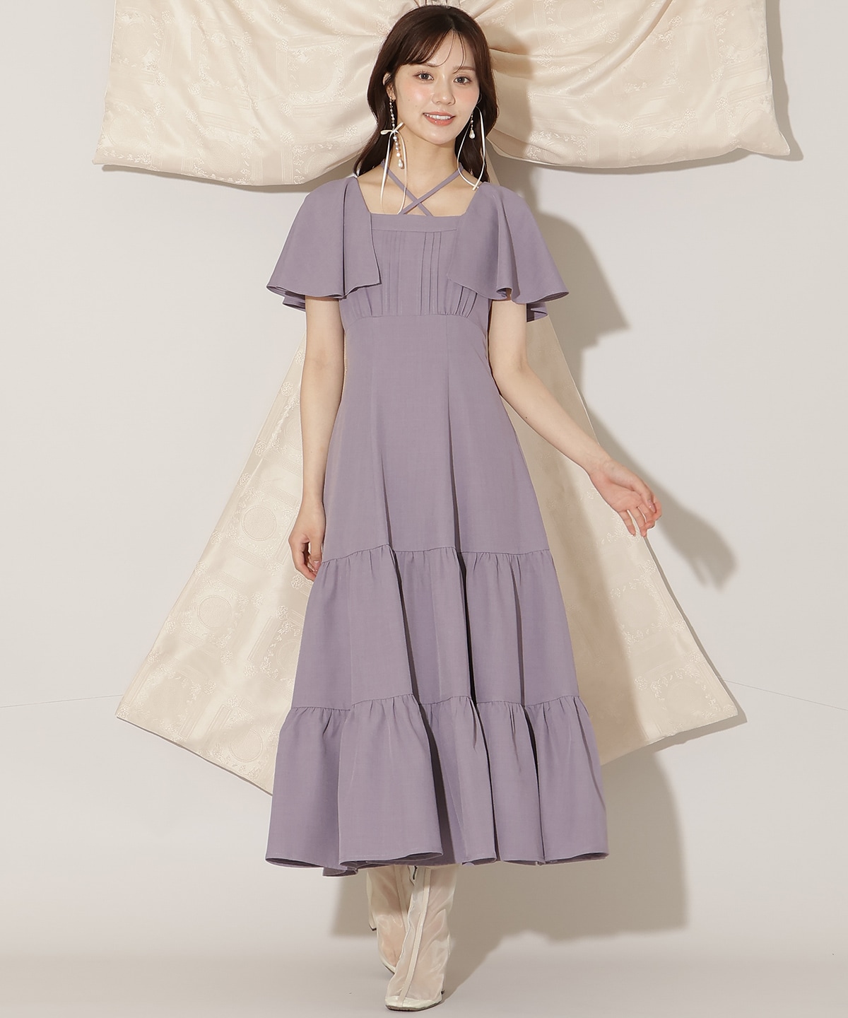 フレアースリーブティアードワンピース