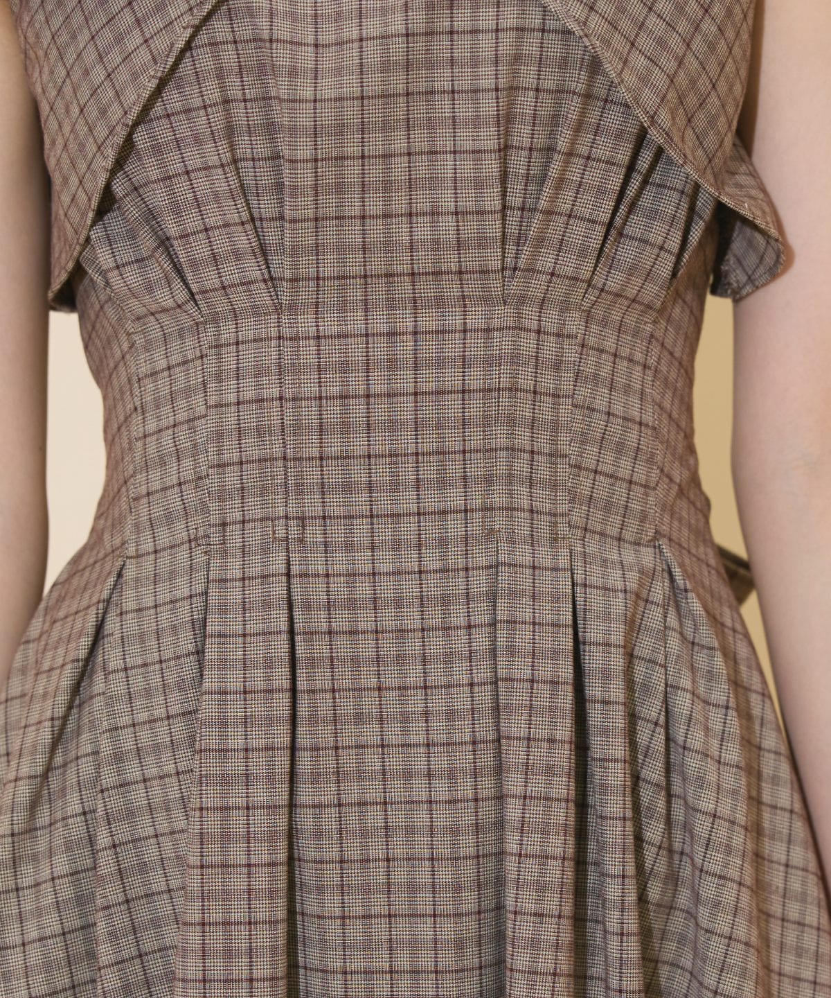 ラッフルスリーブバックリボンワンピース