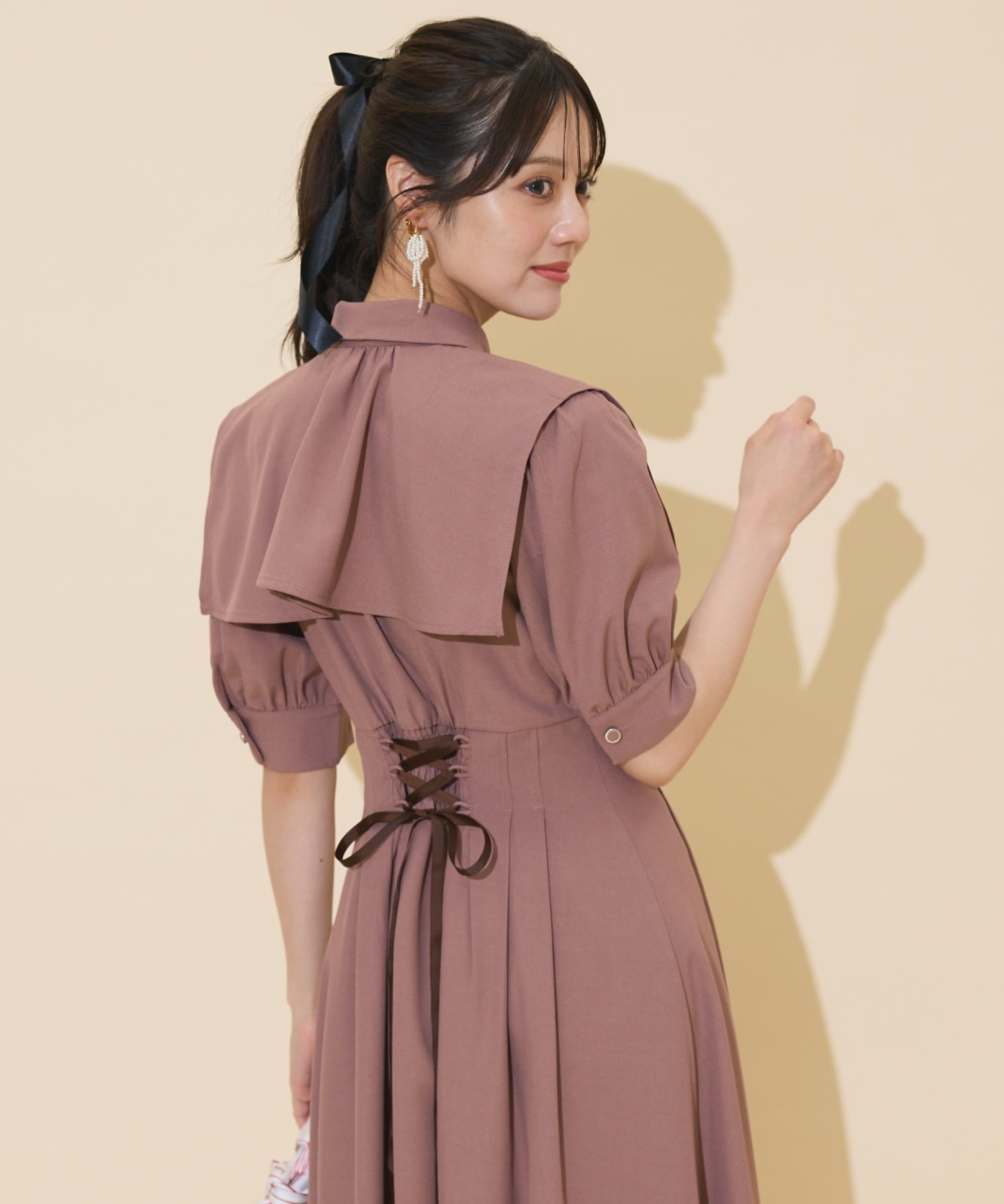 スクエアラッフルシャツワンピース