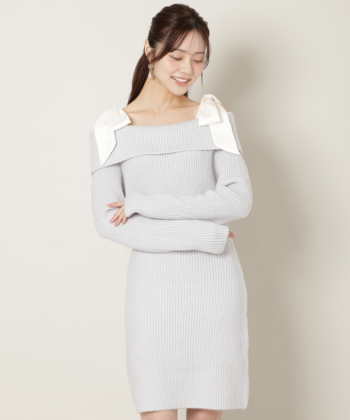 リボンショルダーオフショルニットワンピース