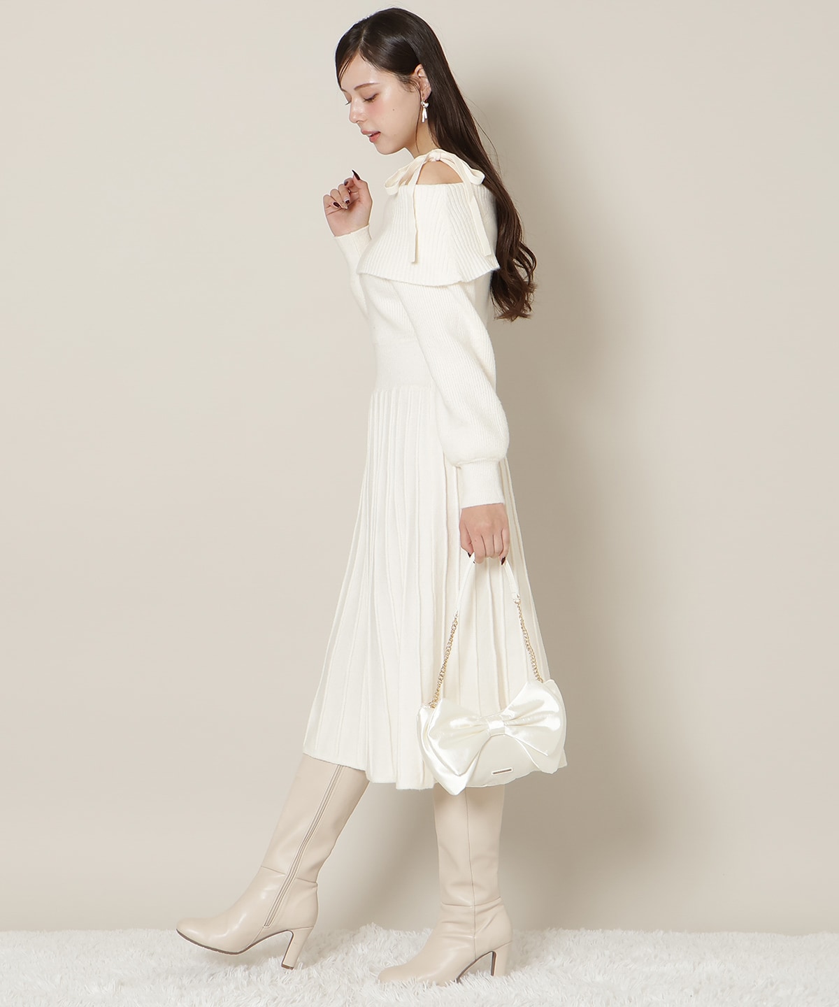 【12/18(thu) 12時予約スタート】オープンショルダープリーツニットOP