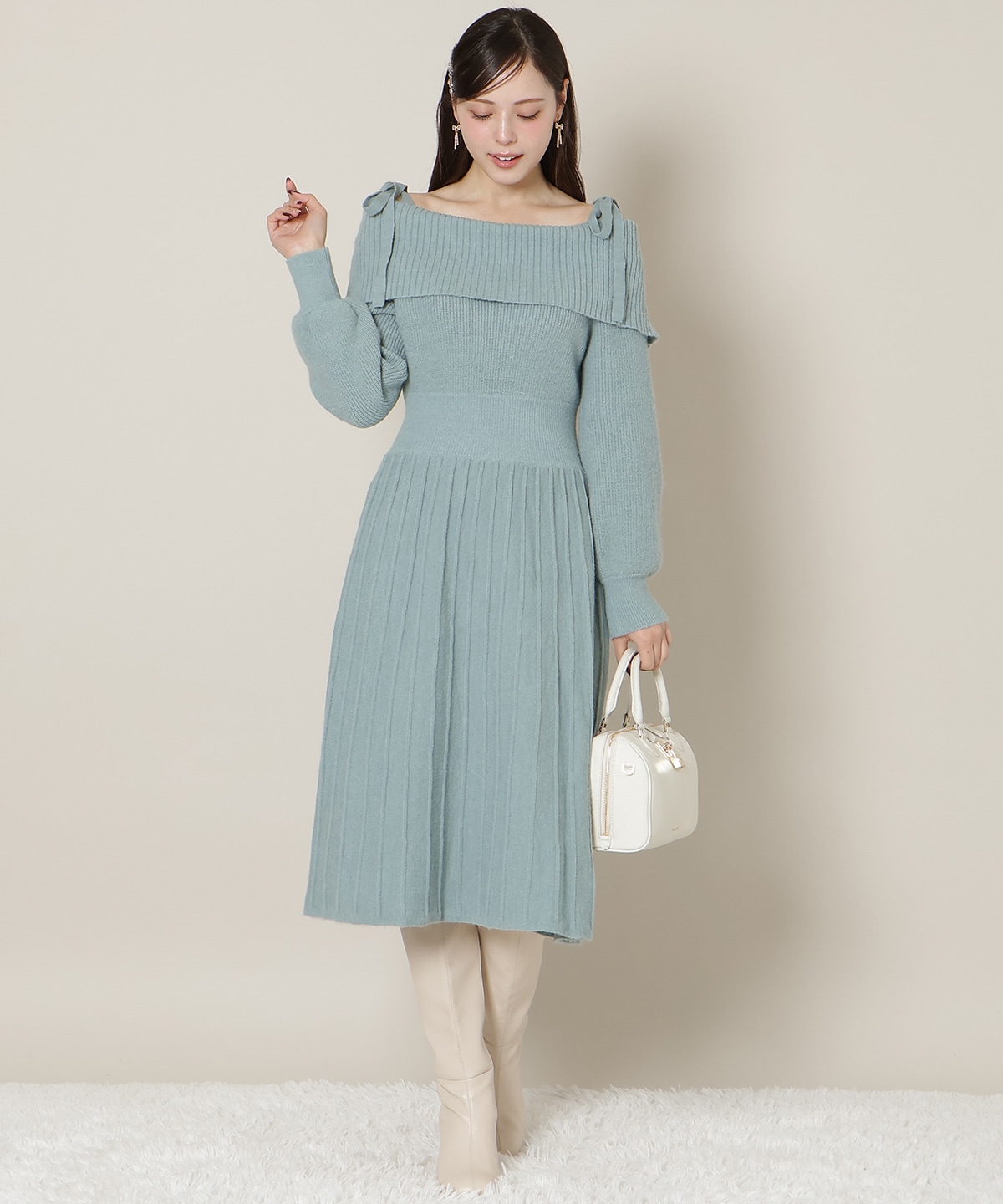 【12/18(thu) 12時予約スタート】オープンショルダープリーツニットOP