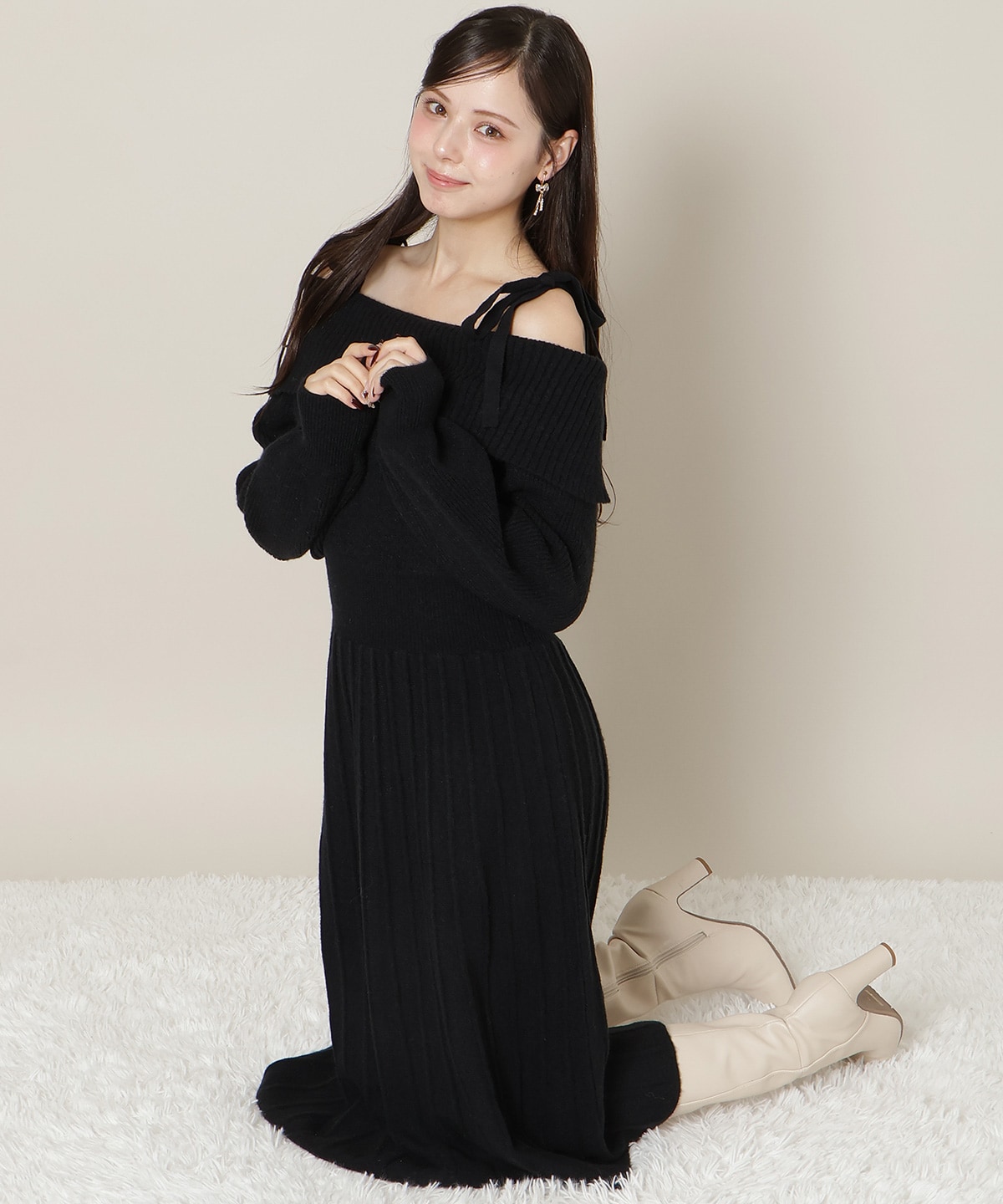 【12/18(thu) 12時予約スタート】オープンショルダープリーツニットOP