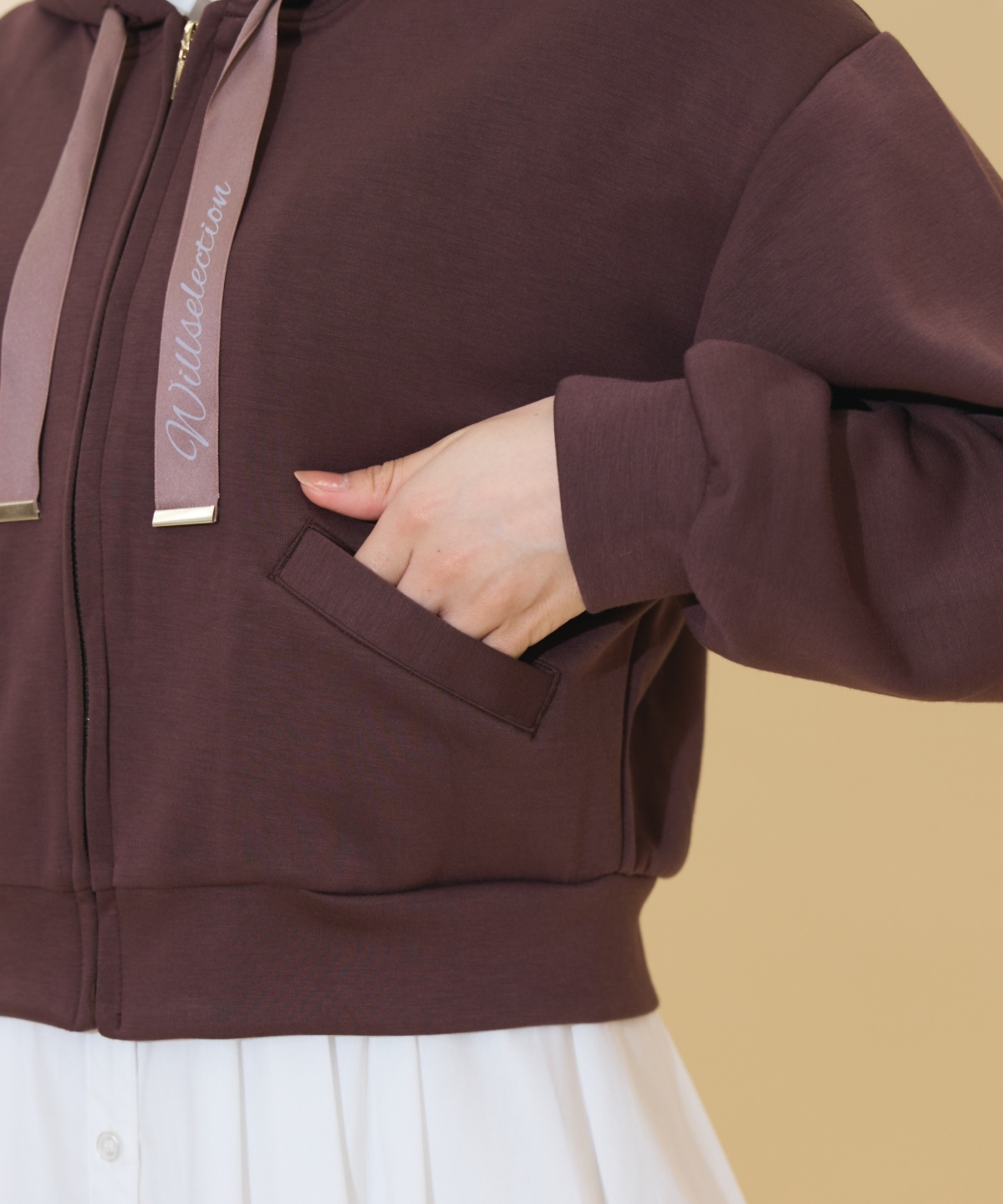 ロゴテープパーカー