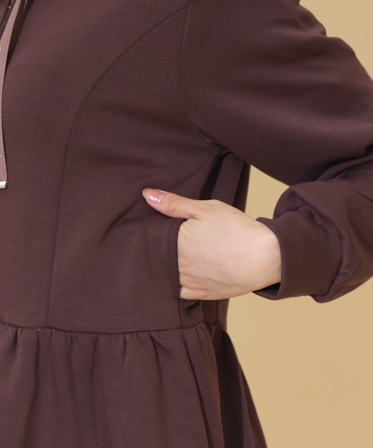 ペプラムパーカー