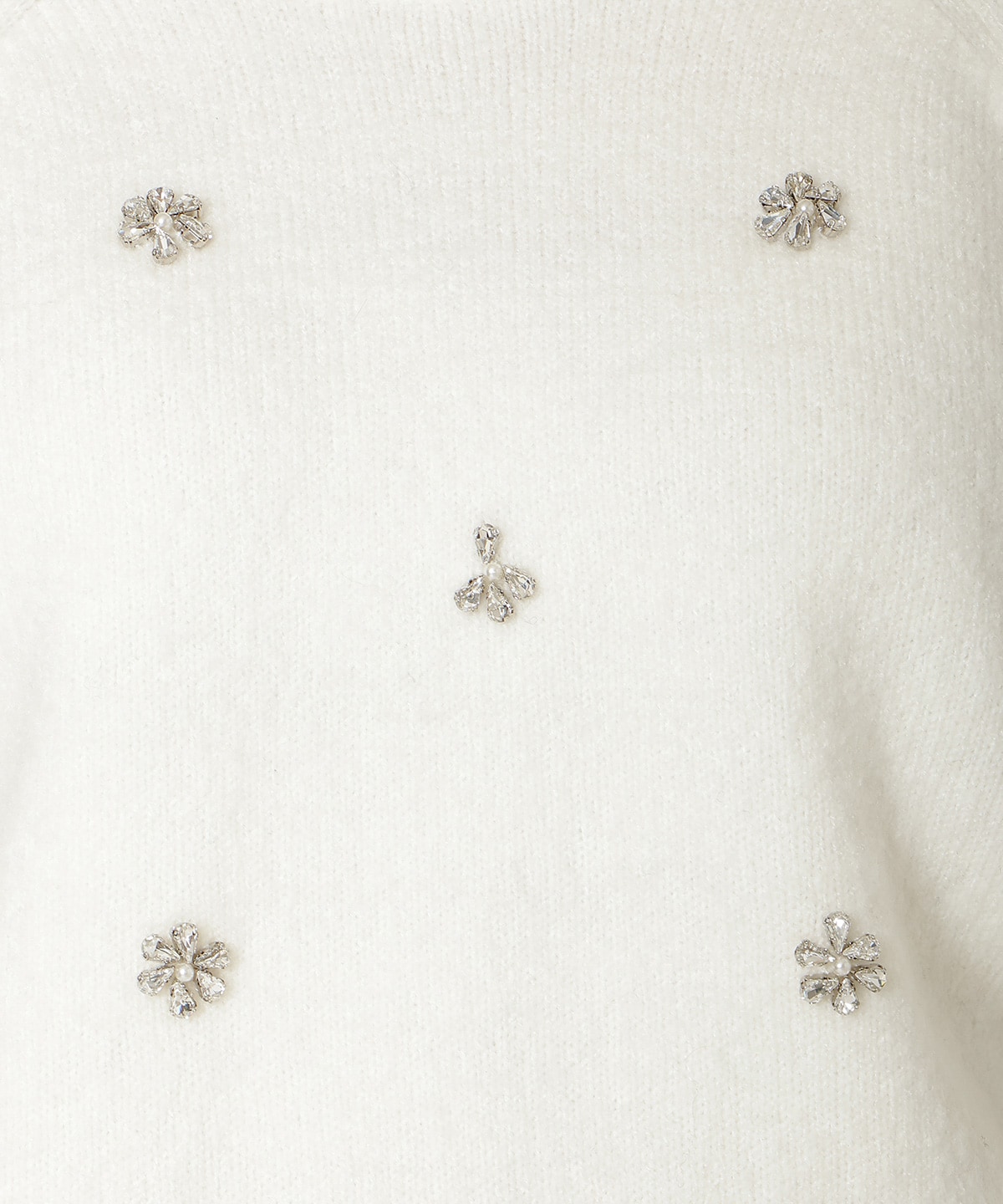 ビジューハイネックニットプルオーバー