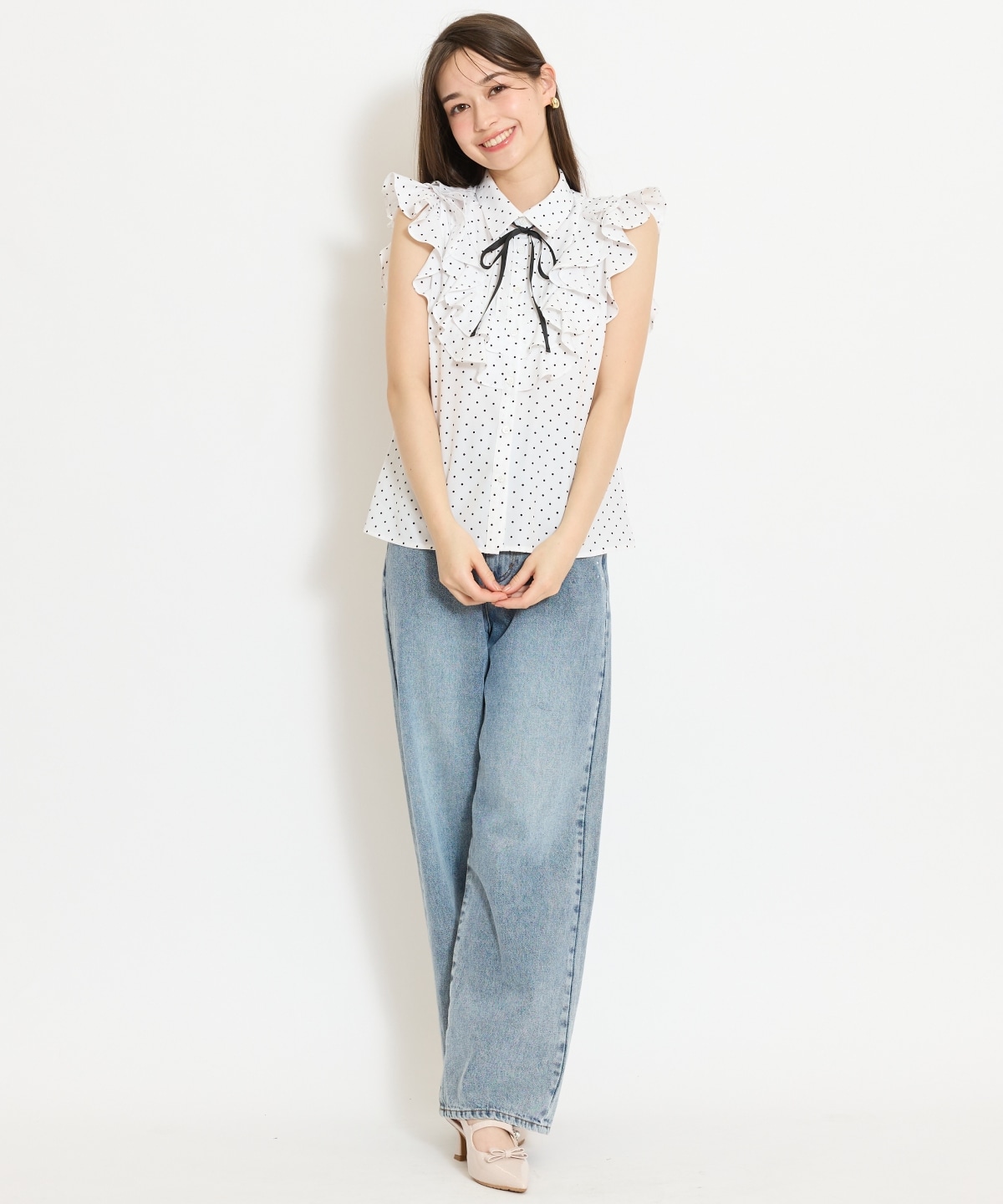 ラッフルフリルノースリーブブラウス