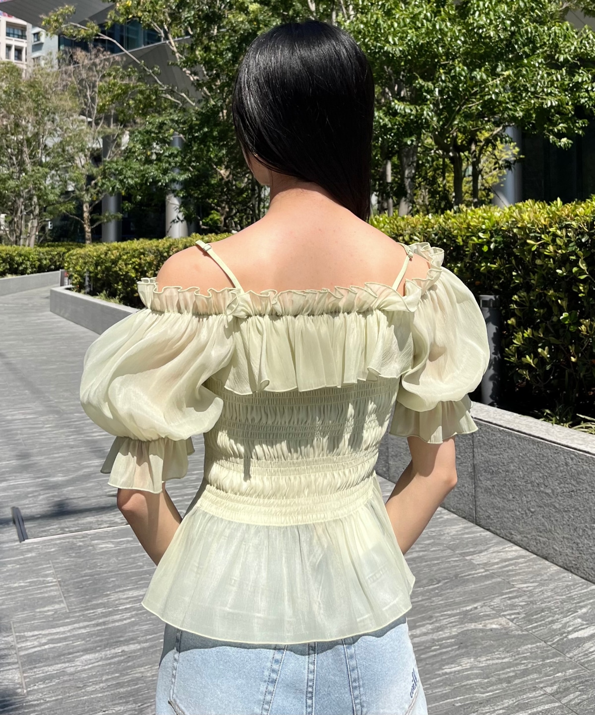 シャーリングペプラムブラウス