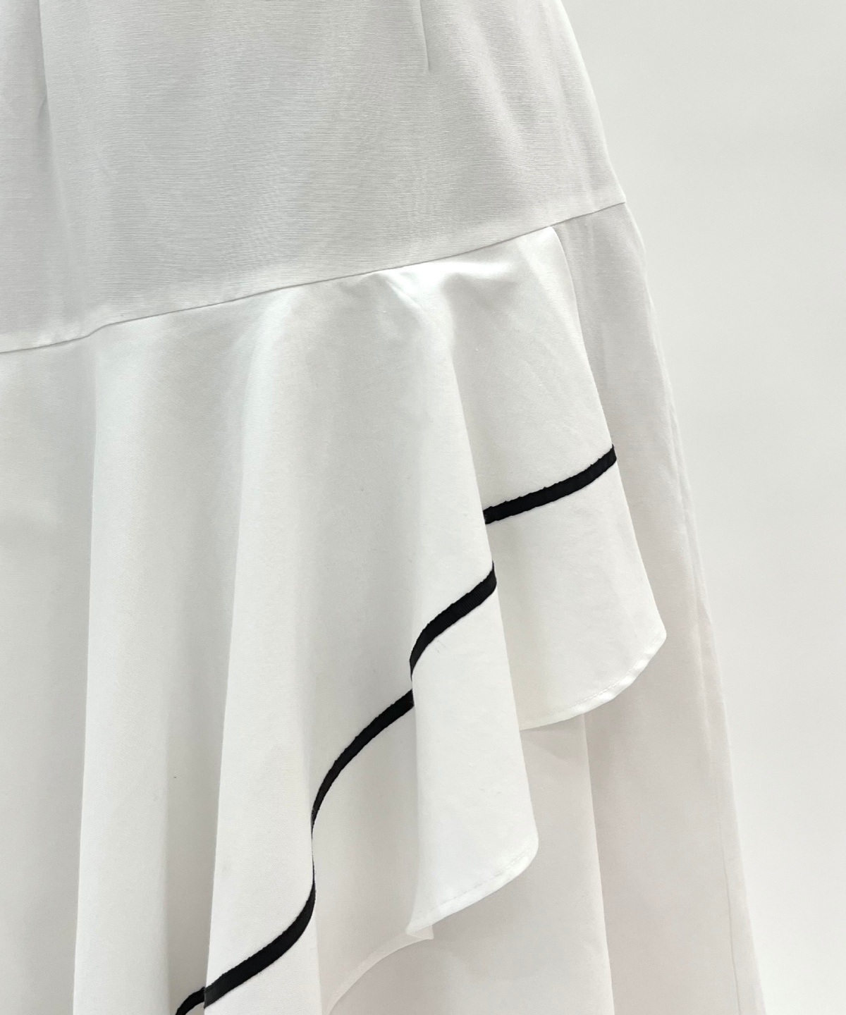 ベルト付きハンカチヘムスカート