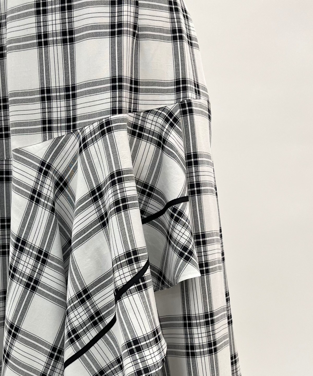 ベルト付きハンカチヘムスカート