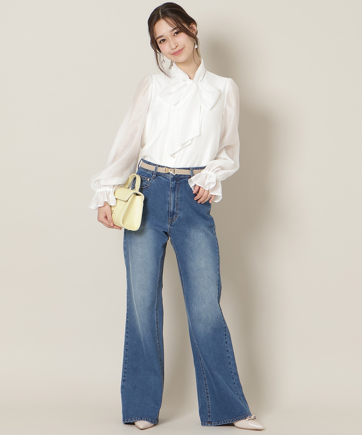 ロゴ刺繍セミフレアデニムパンツ