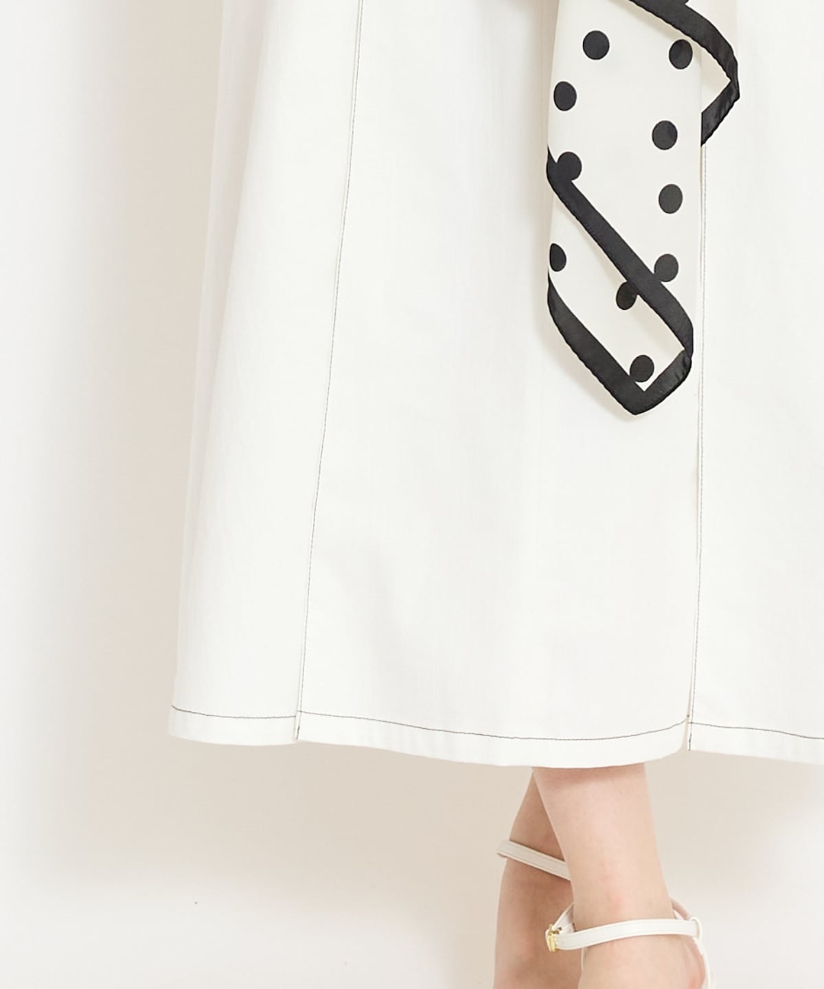 ステッチデザインフロントZIPワンピース