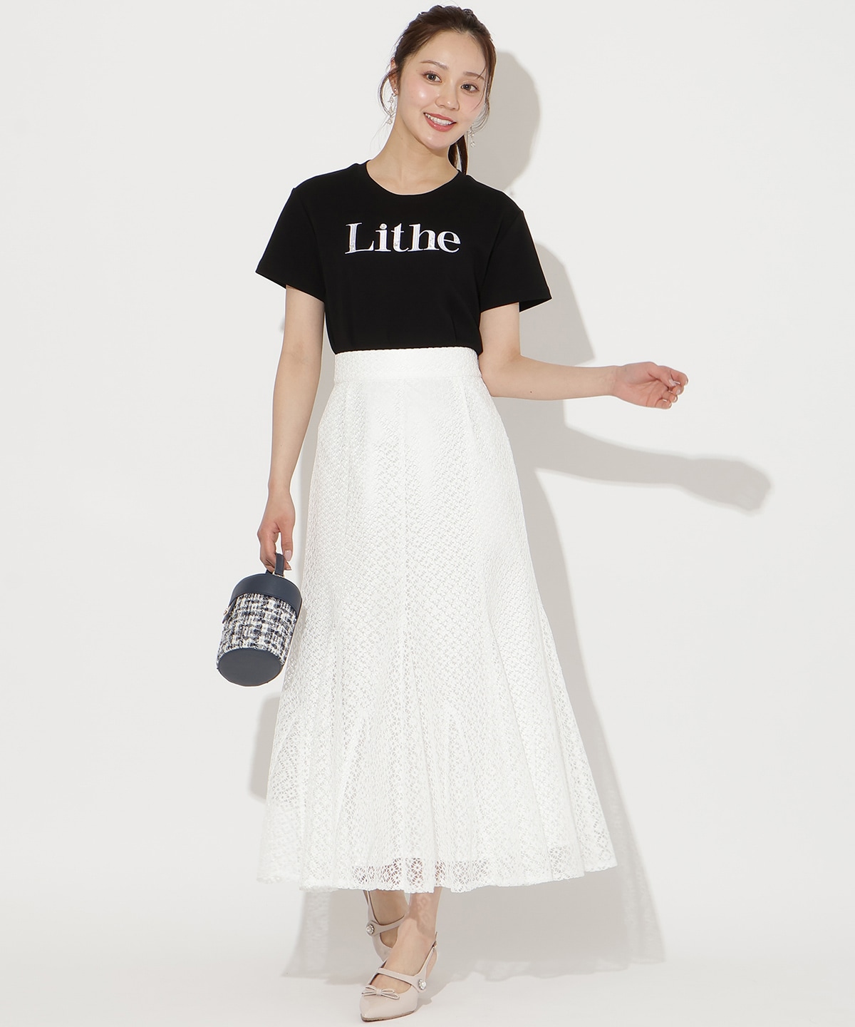 ビジュー付き刺繍ロゴTシャツ