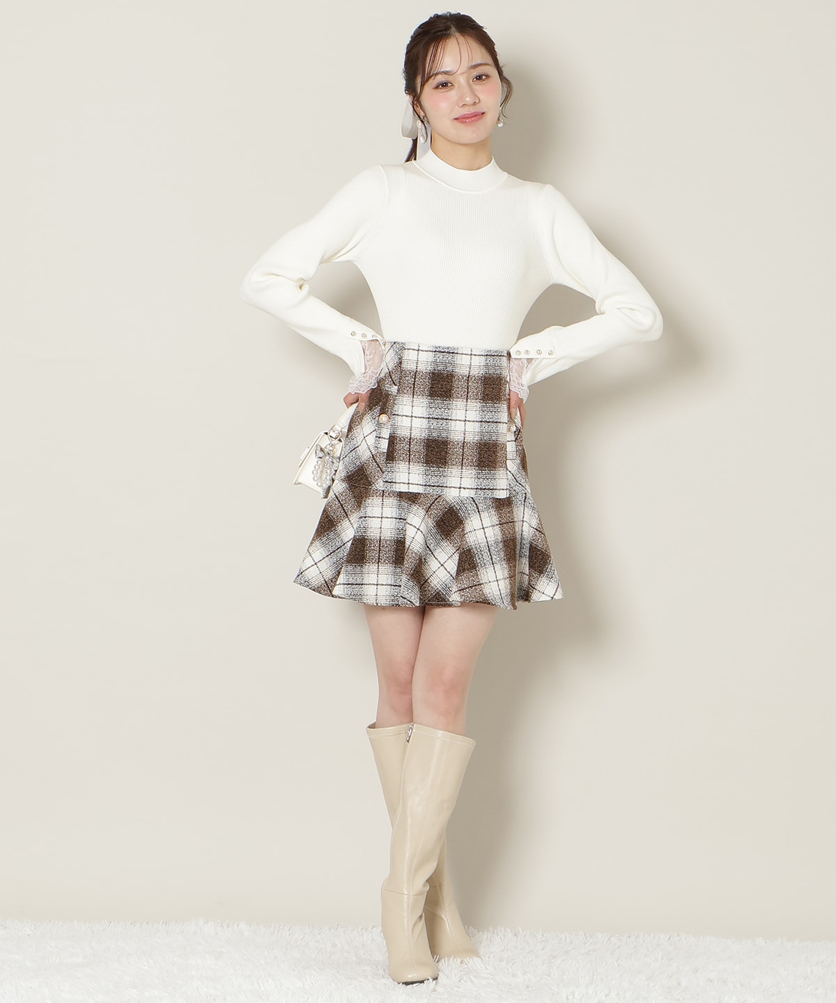 袖口レースハイネックリブニット