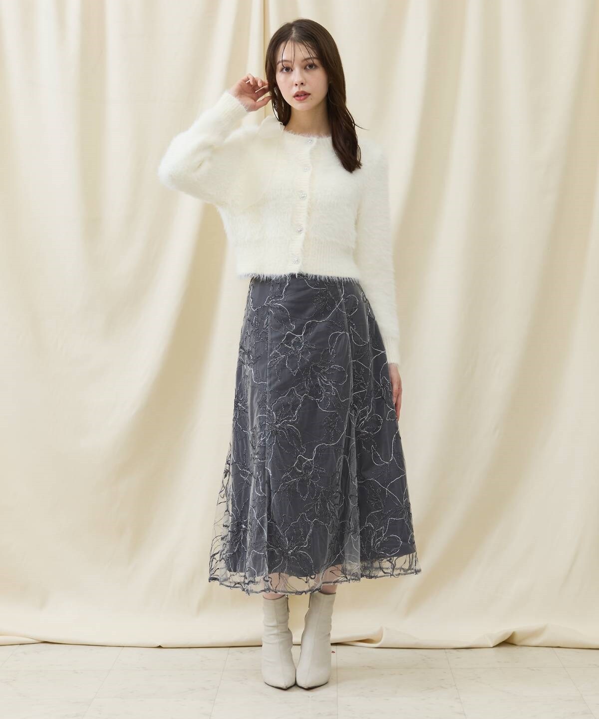 エンブロイダリーチュールスカート