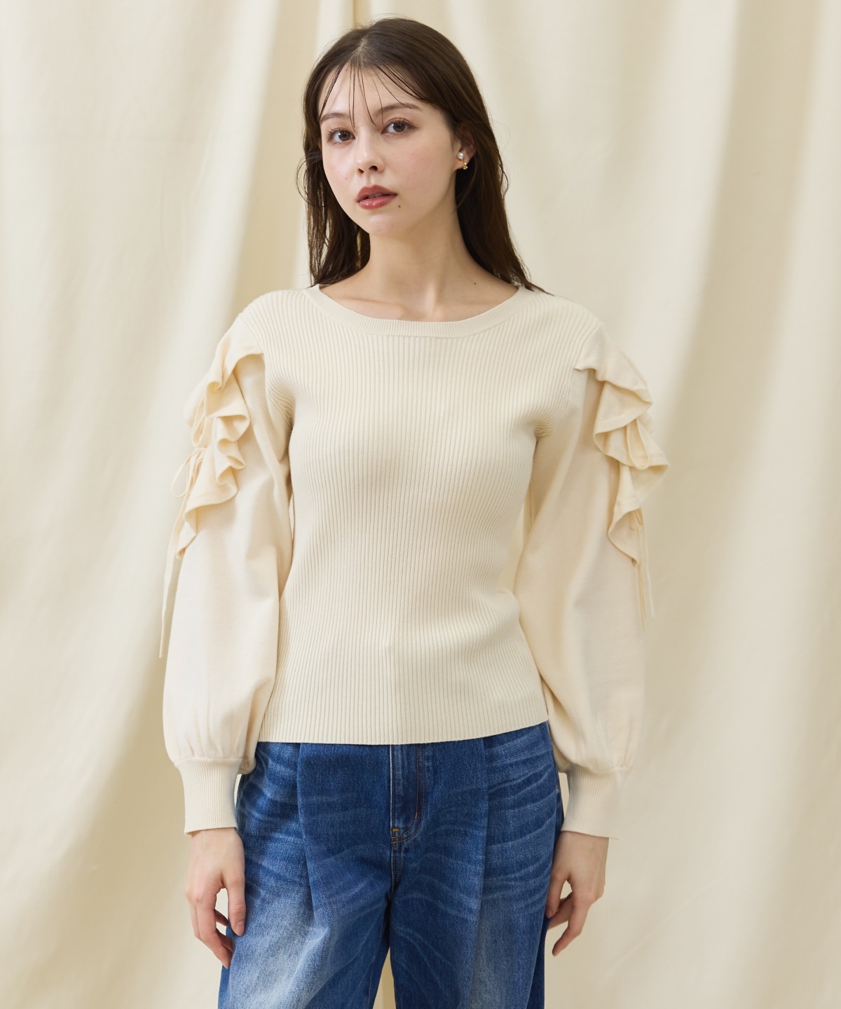 袖フリルニット