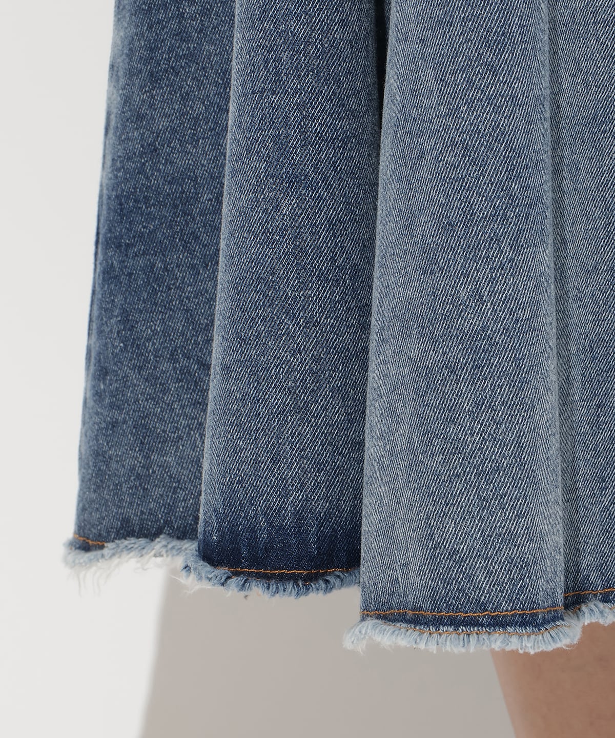 センターZIPデニムスカート