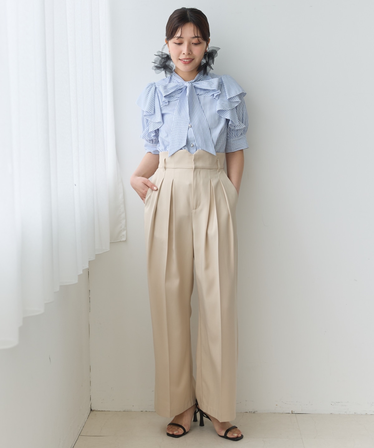 タックワイドパンツ