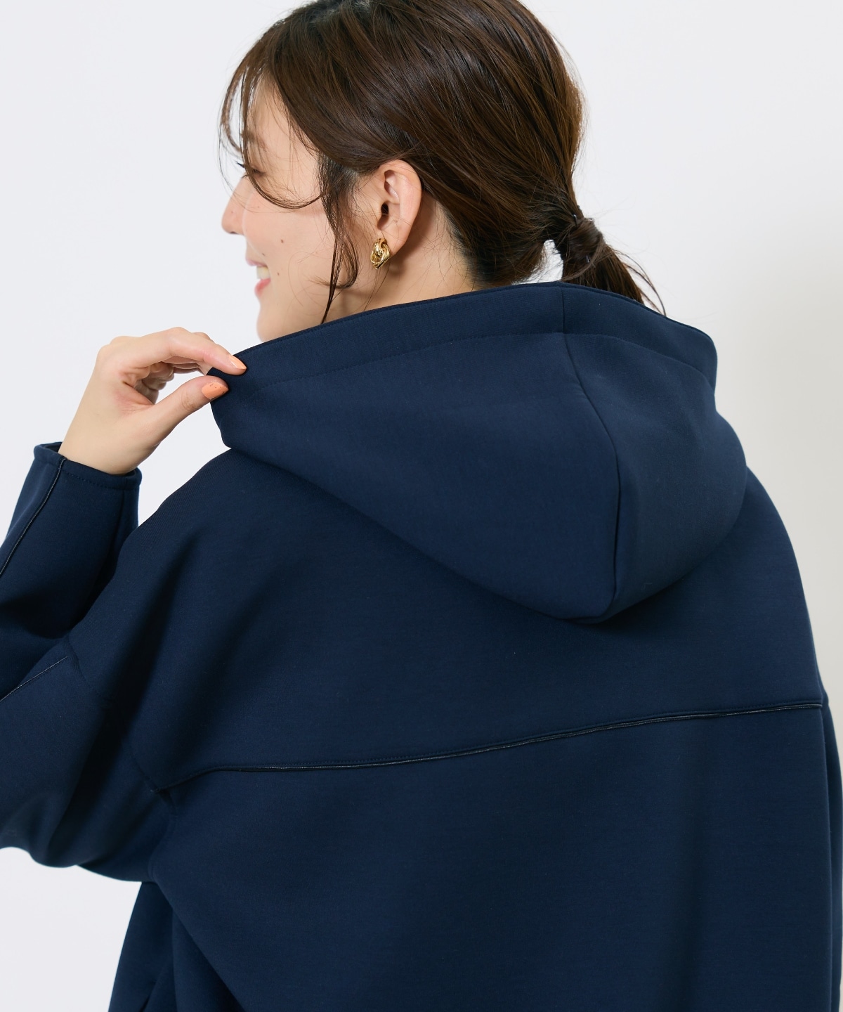 ダンボールポンチフーディーブルゾン