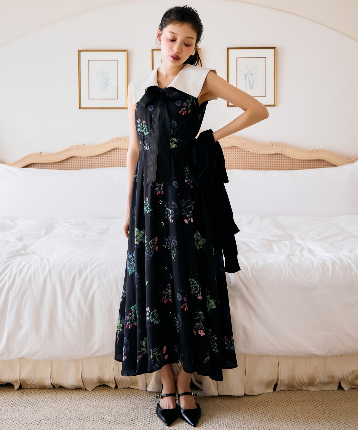 ドローイングフラワー配色襟ワンピース