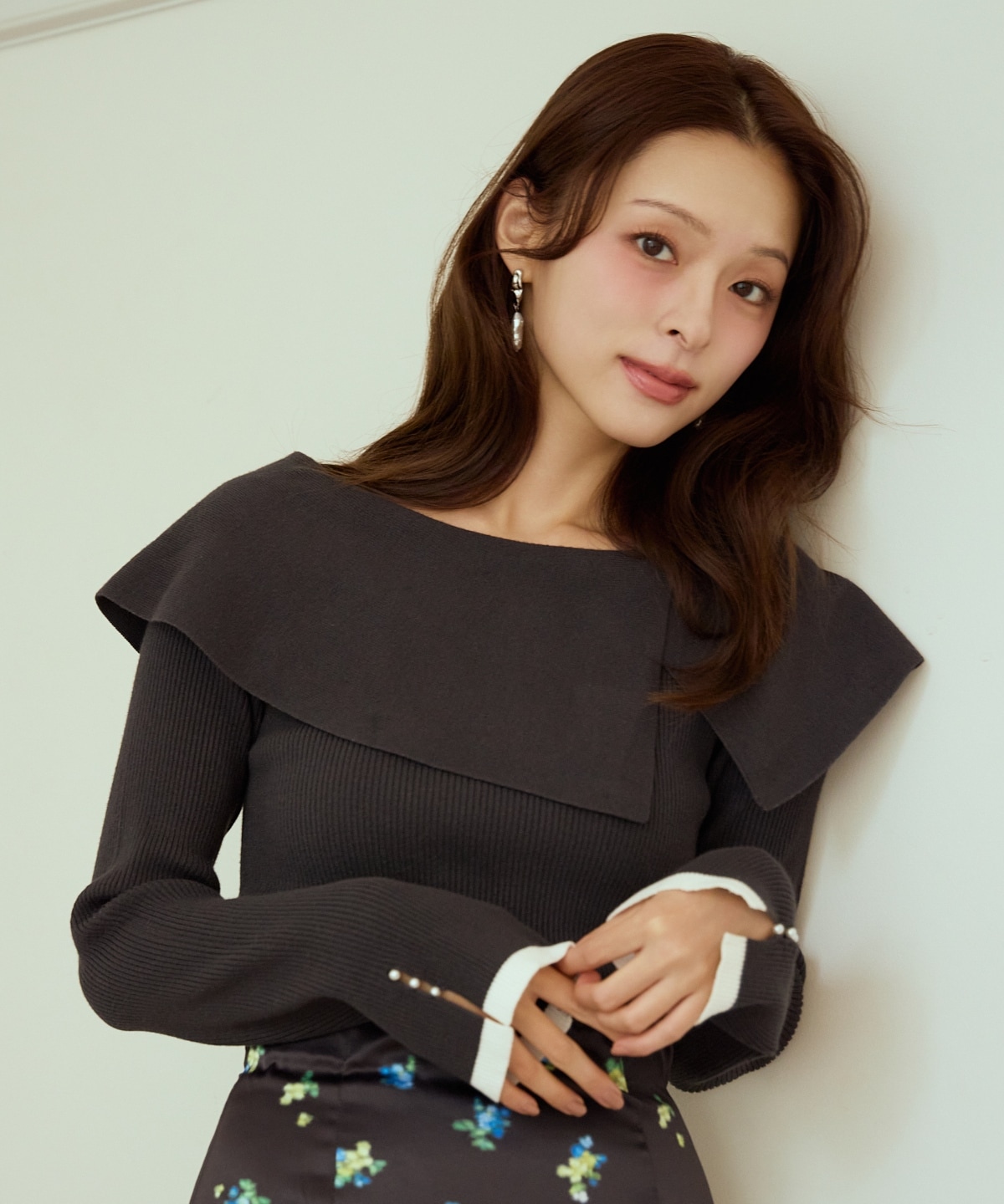 アシンメトリーカラーニットプルオーバー