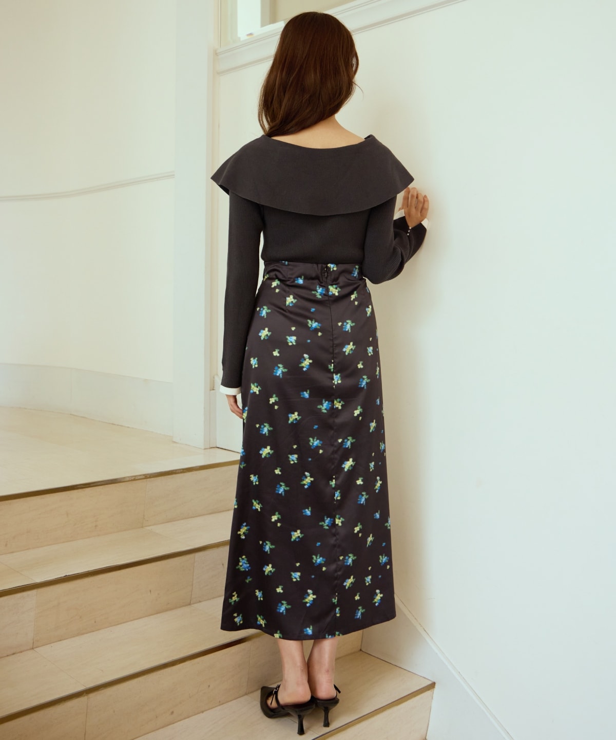 アシンメトリーカラーニットプルオーバー