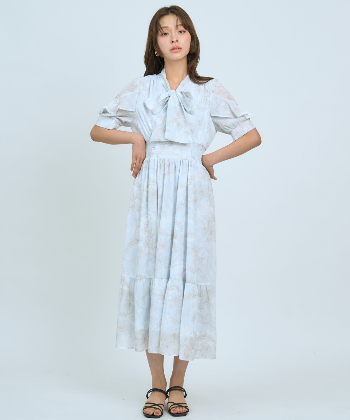 【先行予約受付中】ラインフラワーハーフスリーブワンピース