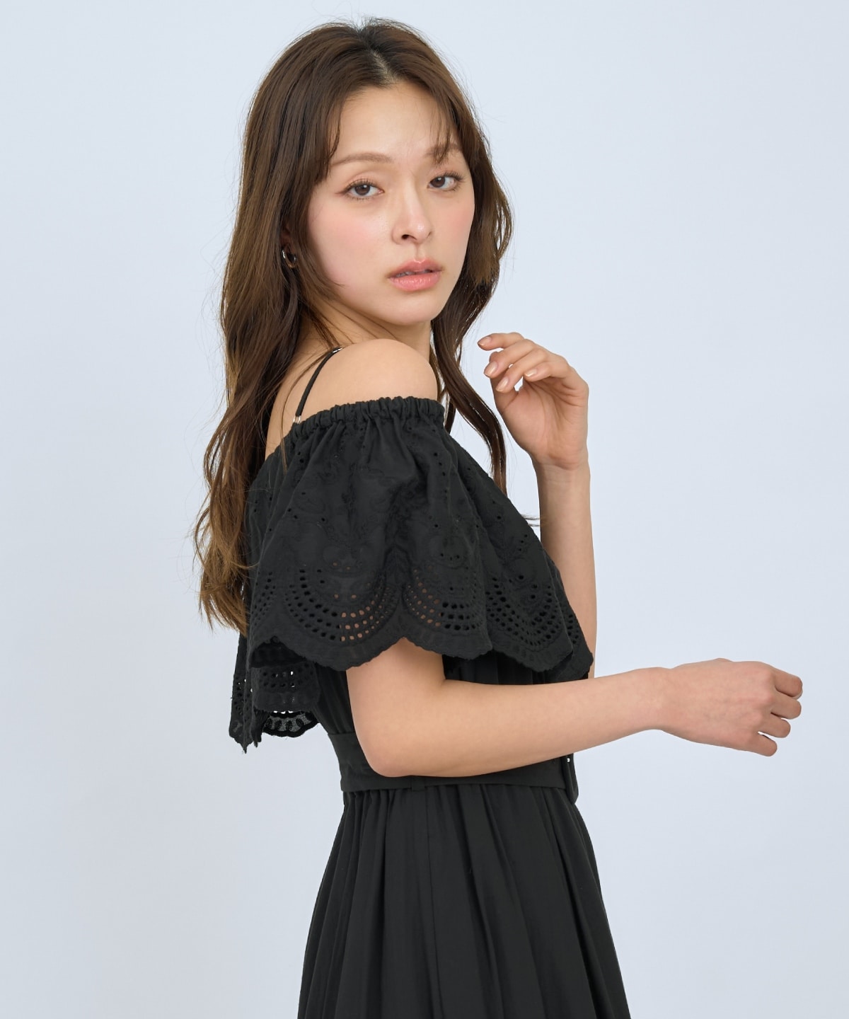 レースオフショルティアードワンピース