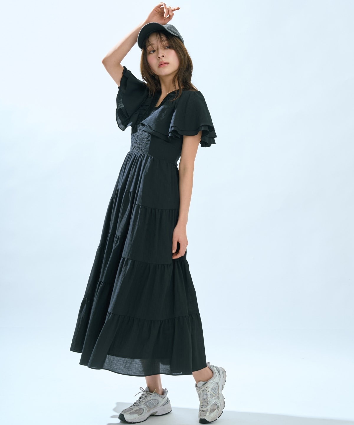 【先行予約受付中】Vネック襟レースティアードワンピース