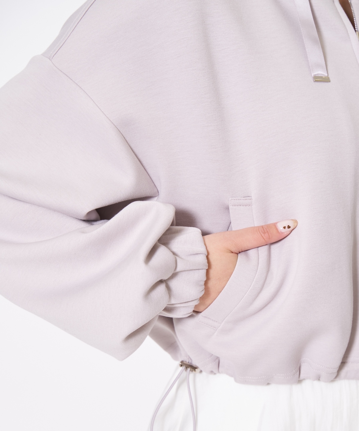 【先行予約受付中】ロゴ刺繍ZIPパーカー