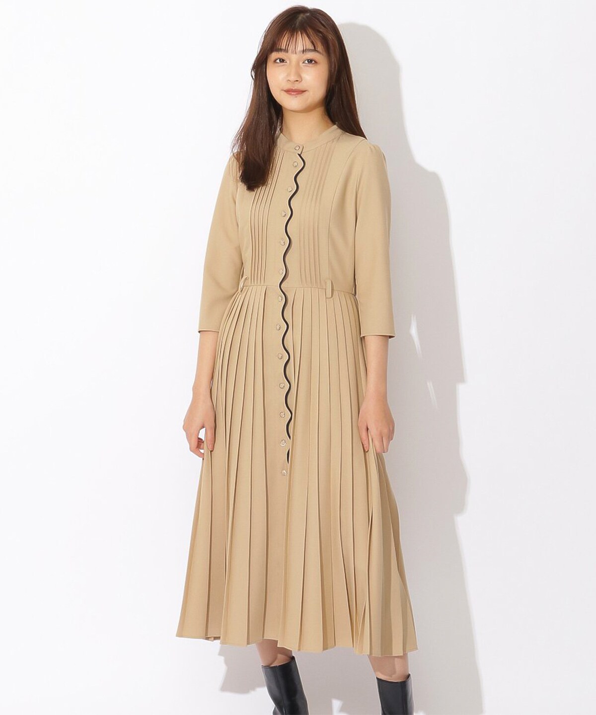 スカラッププリーツワンピース S ベージュ Redyazel 公式オンラインショップ バーンデストローズ