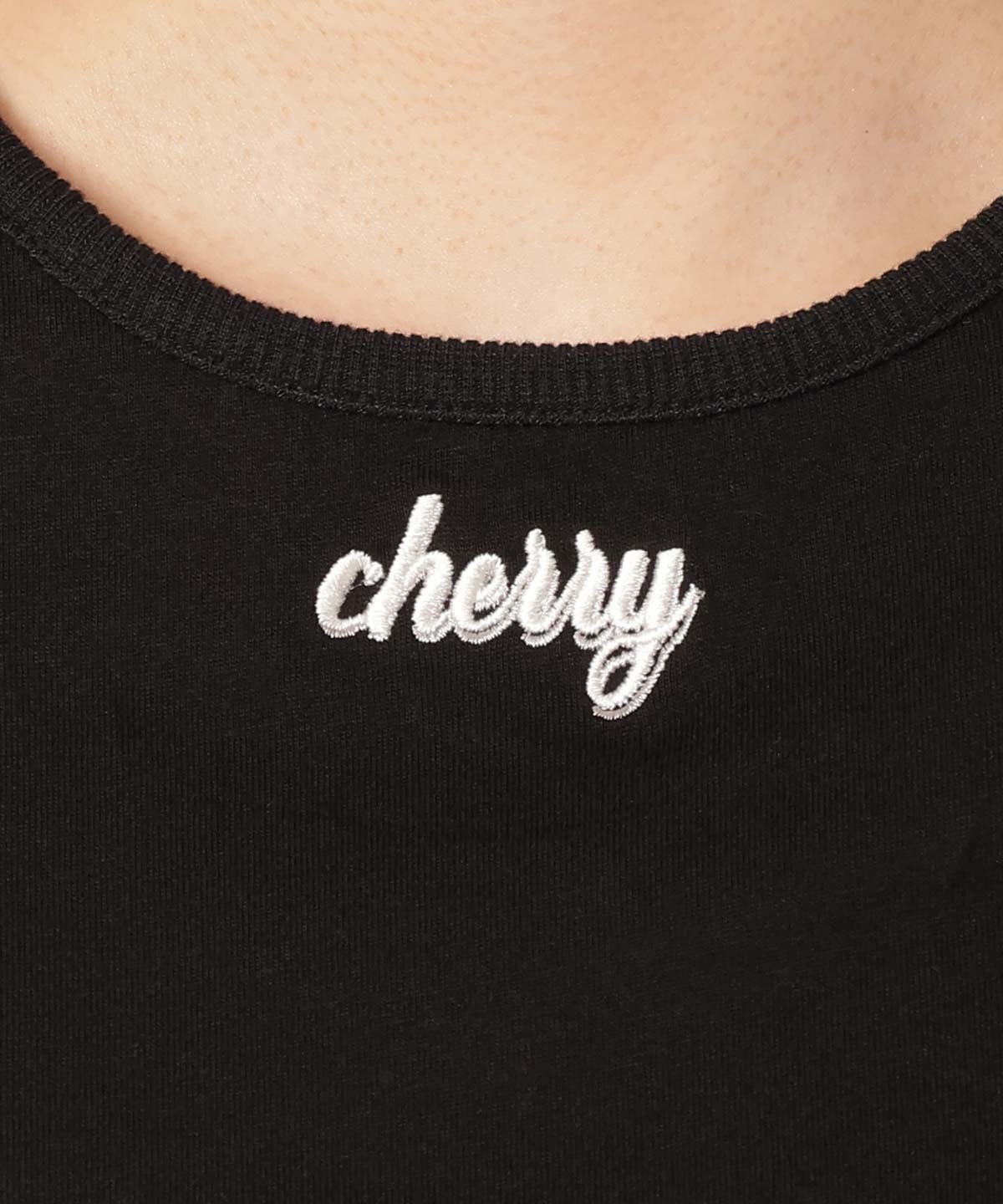 cherry刺繍Tシャツ