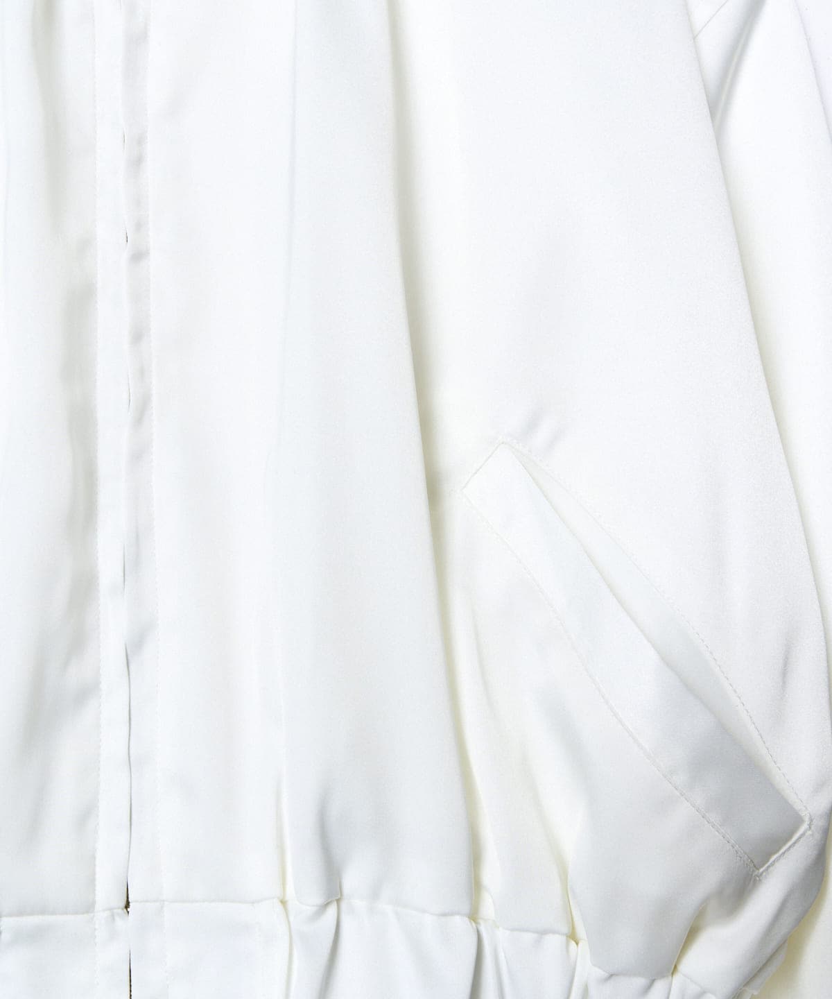 ショートブルゾン