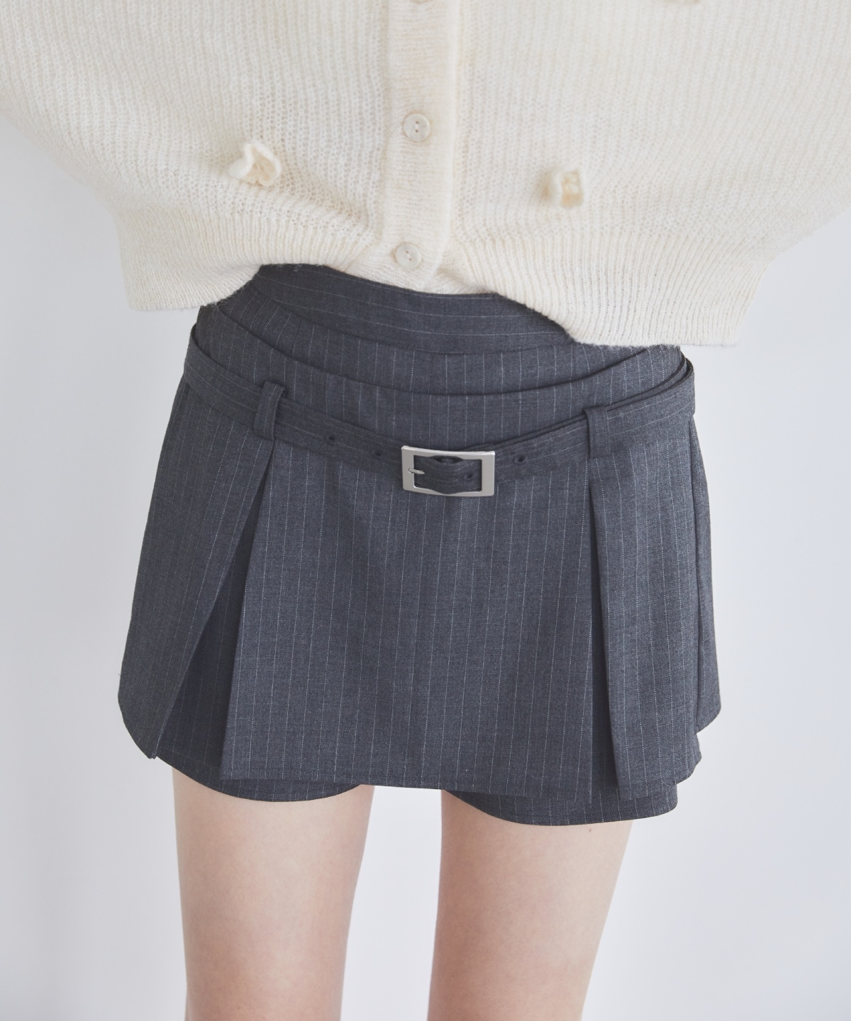 レイヤードデザインベルティッドショートパンツ