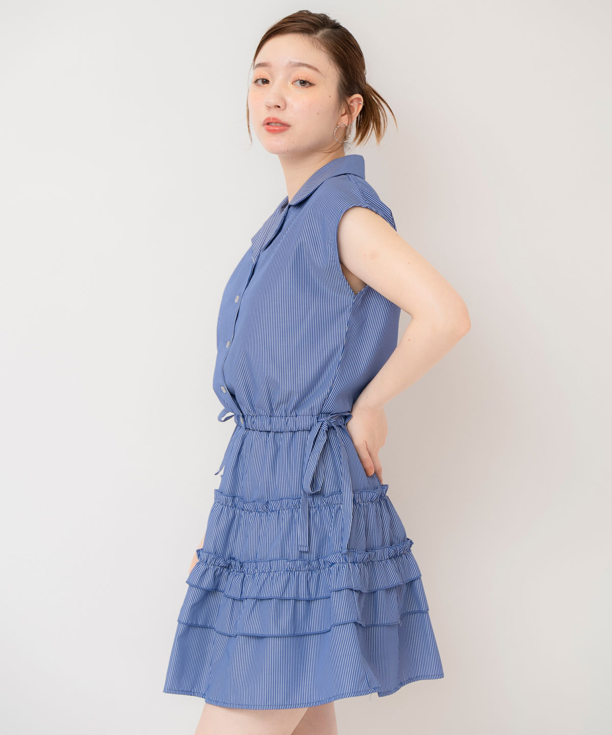 ストライプブラウス×ティアードスカートセットアップ