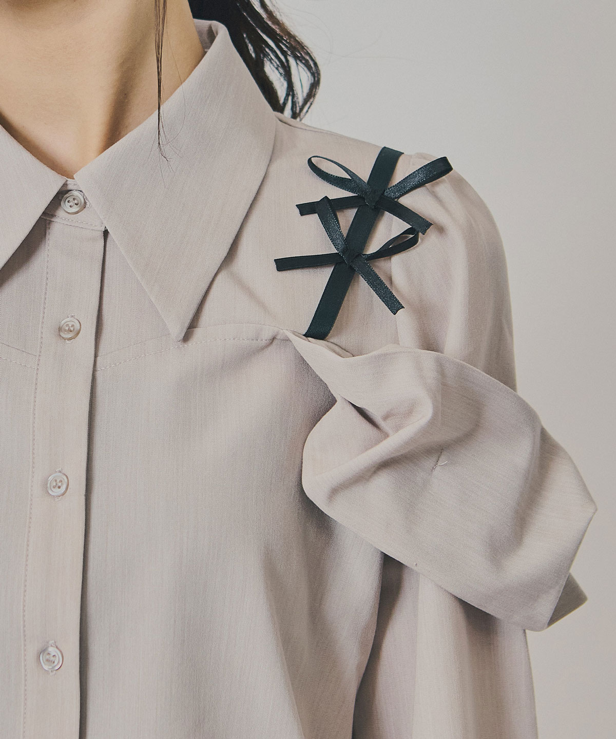 リボンフリルショルダーブラウス