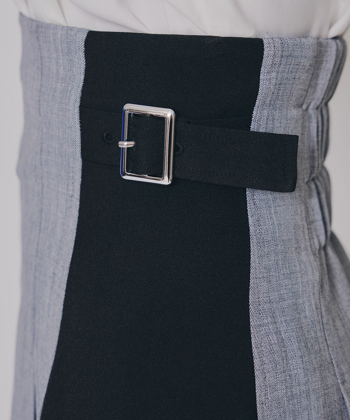 フロントジップバイカラーミディスカート