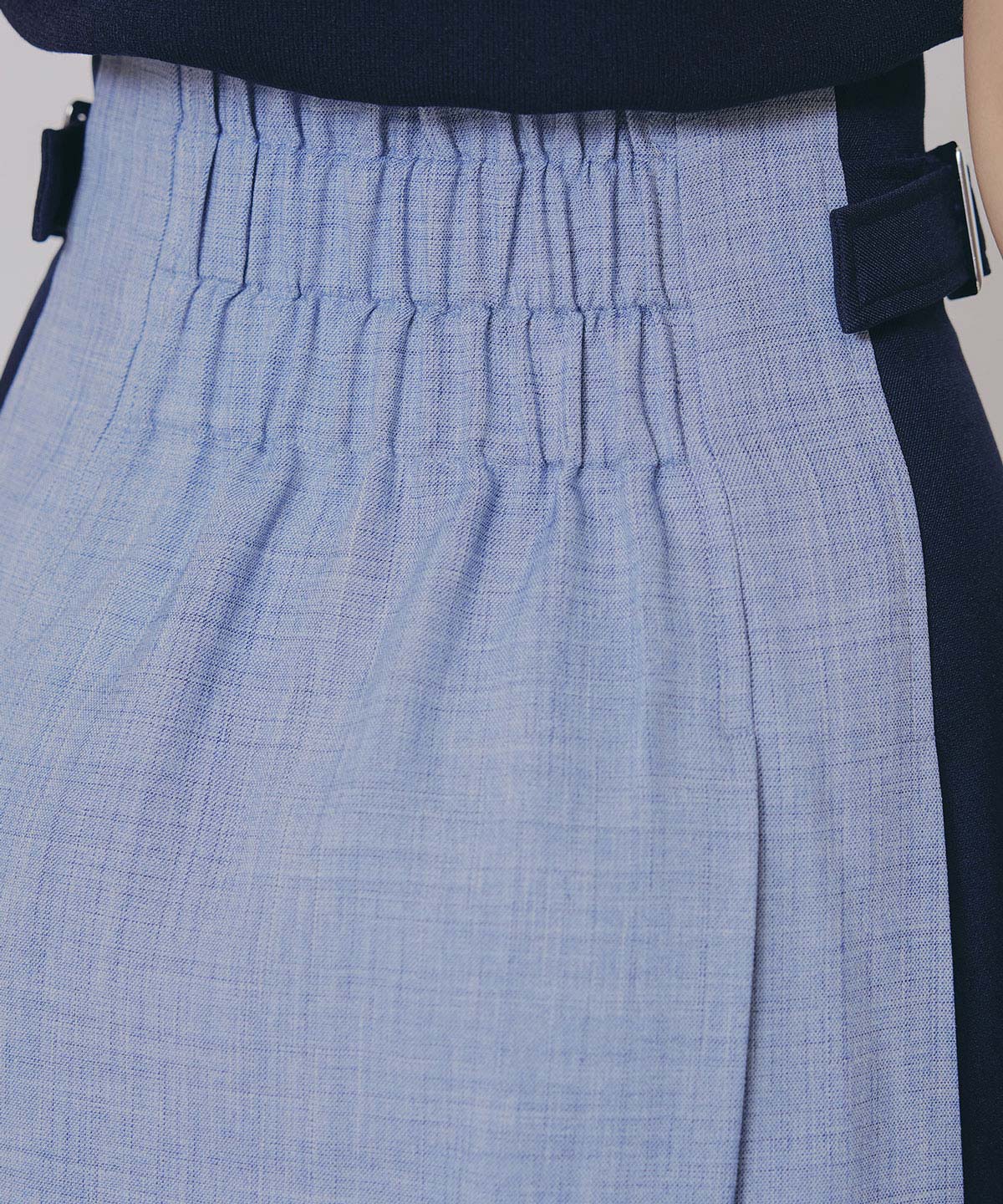 フロントジップバイカラーミディスカート