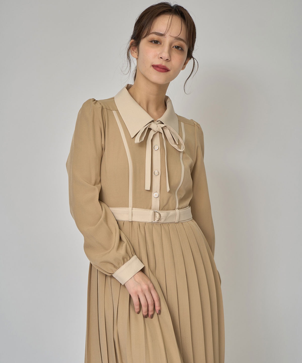 クラシカルバイカラーラインリボンタイプリーツロングワンピース