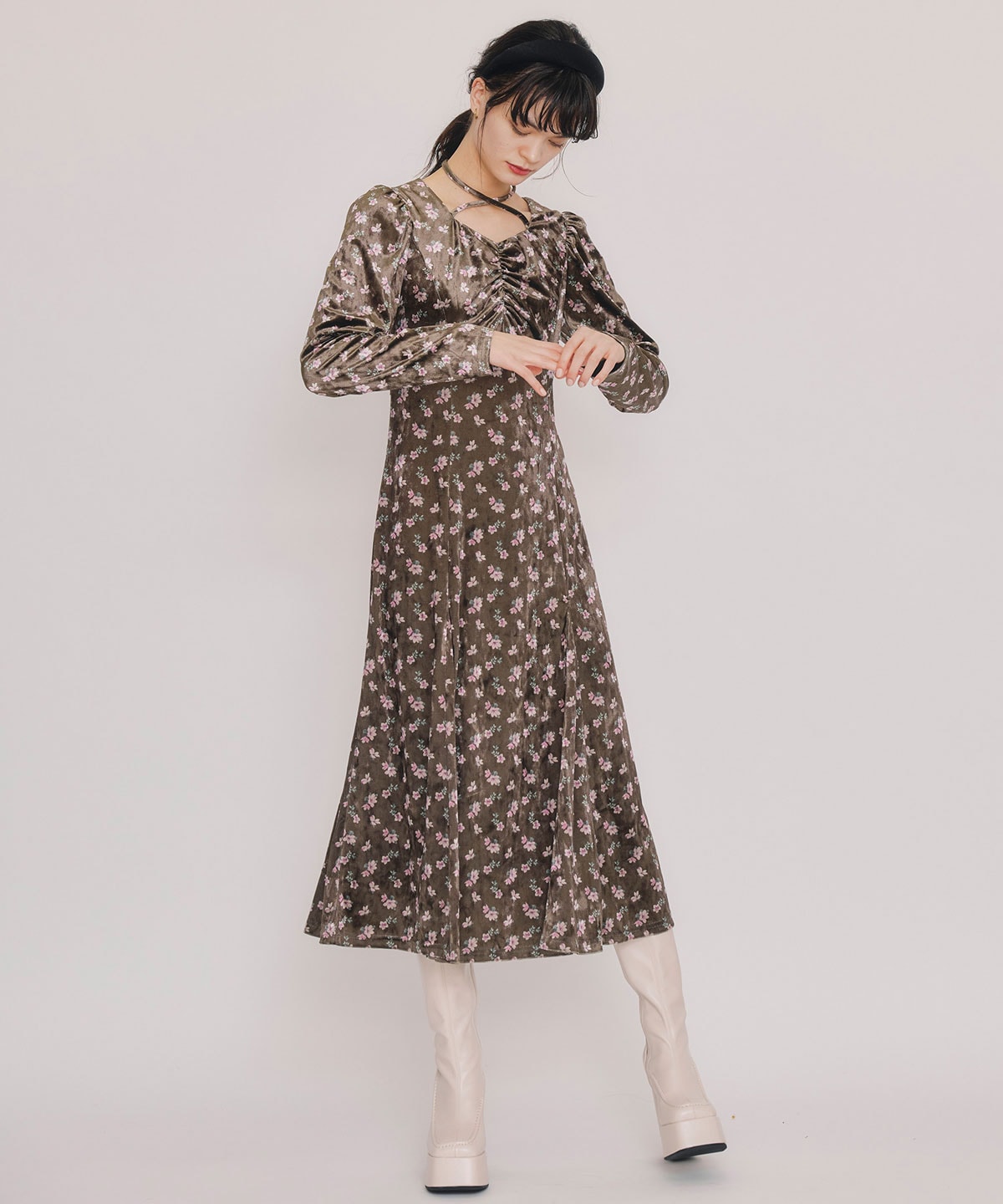 クロスリボンフラワーベロアロングワンピース