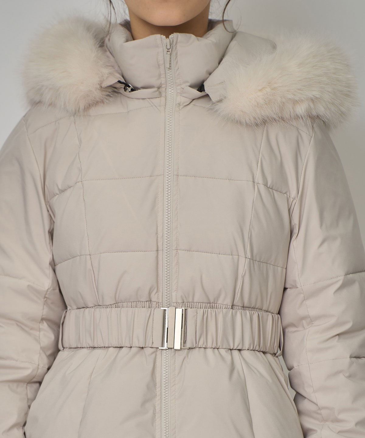 ベルトデザインキルティングファイバーダウンジャケット