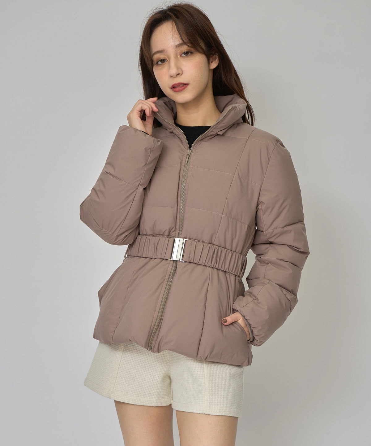 ベルトデザインキルティングファイバーダウンジャケット