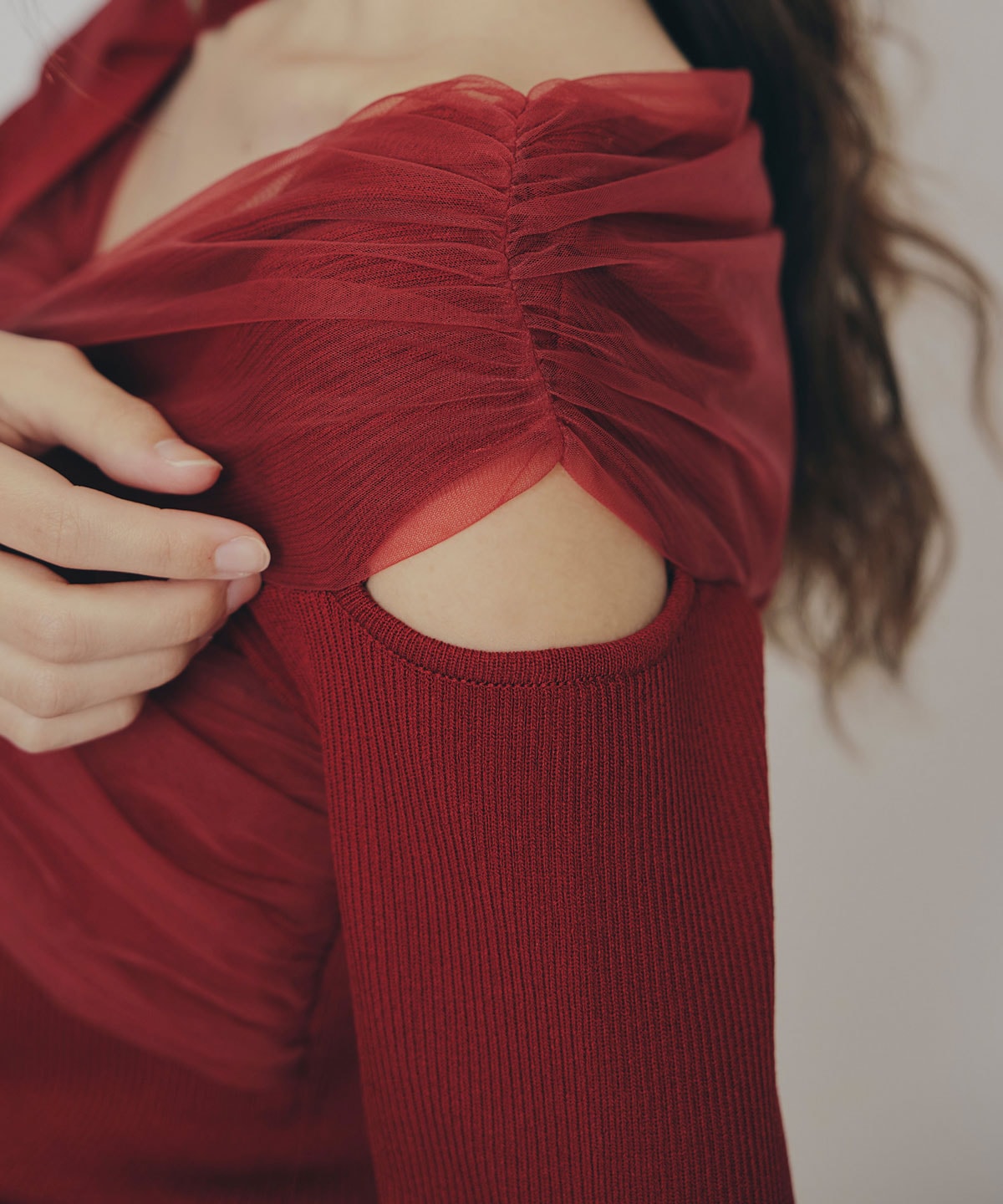 チョーカークロスチュールニットトップス