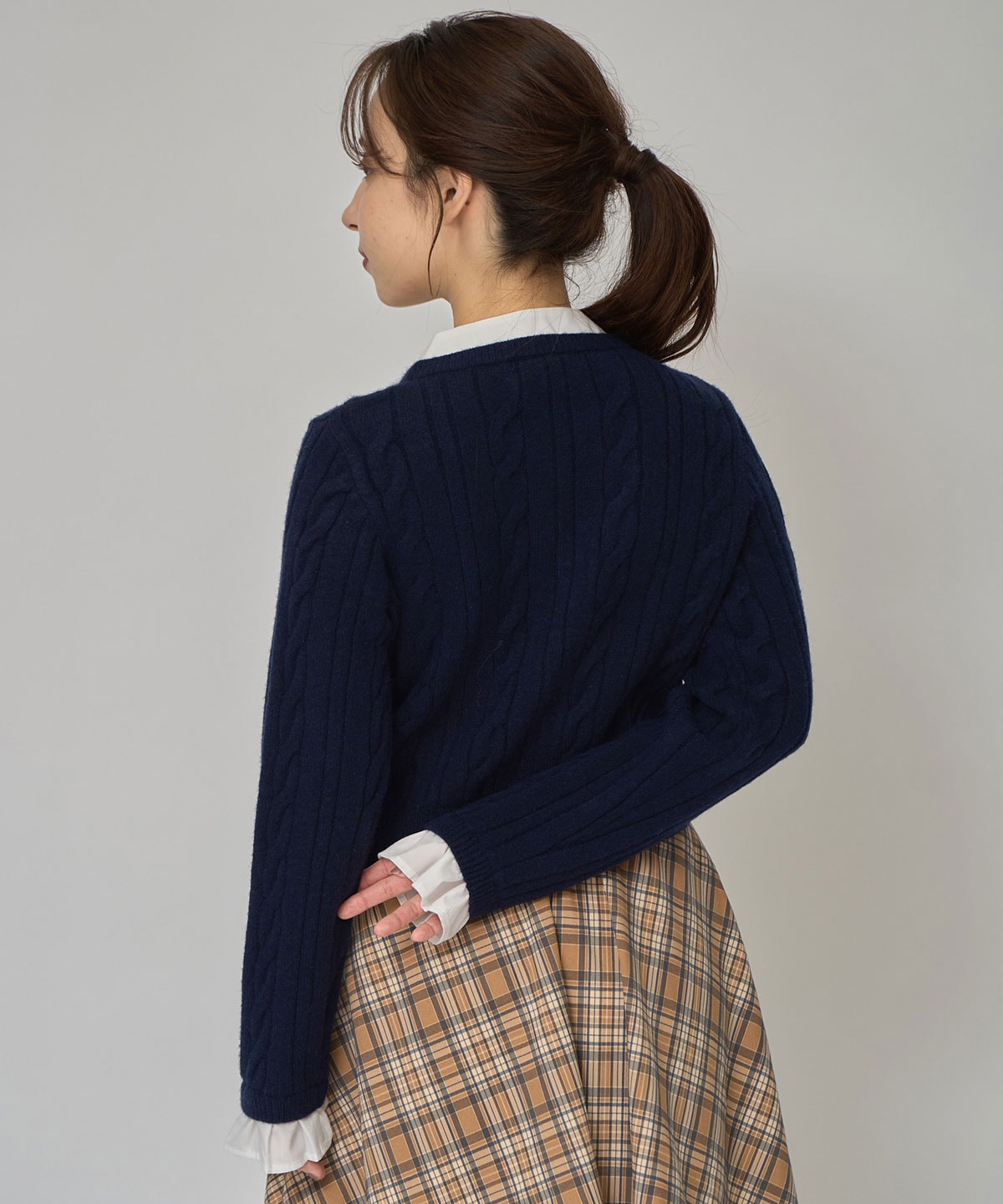 ボウタイケーブルニットプルオーバー