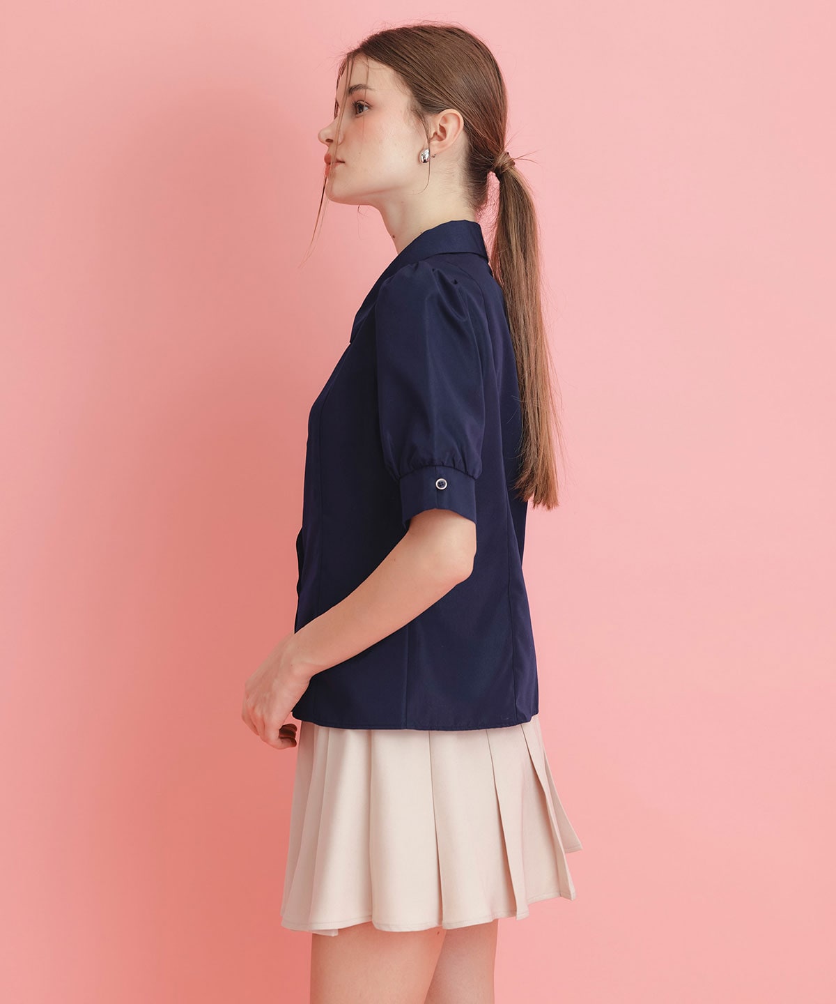 ロゴリボンパフスリーブブラウス