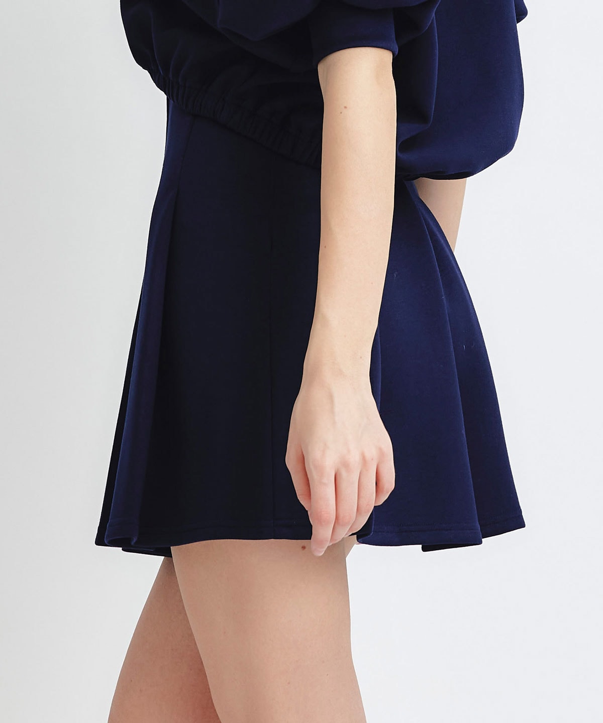 ダンボールプリーツミニスカート