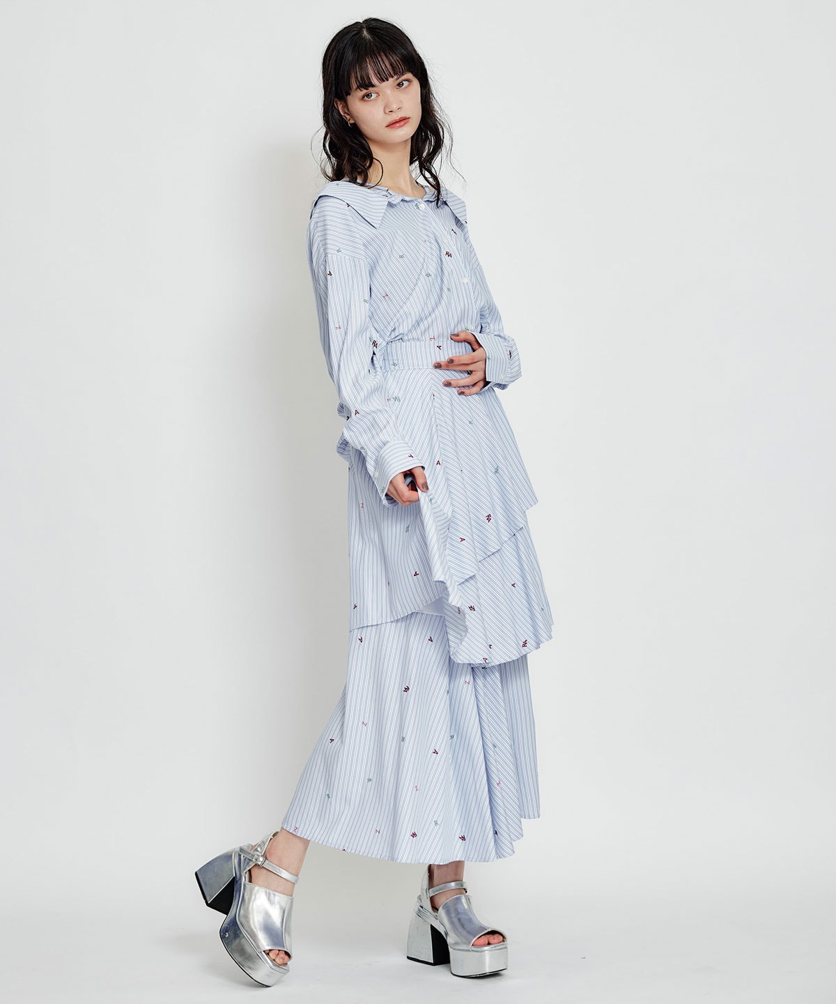 【セットアップ可能】REDYAZELアルファベットロゴ刺繍ティアードロングスカート