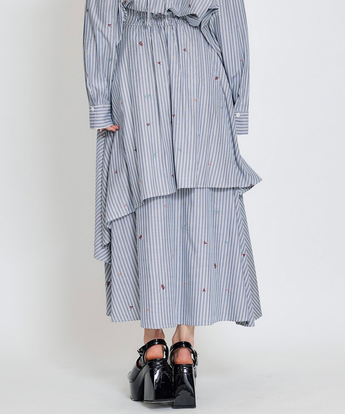 【セットアップ可能】REDYAZELアルファベットロゴ刺繍ティアードロングスカート