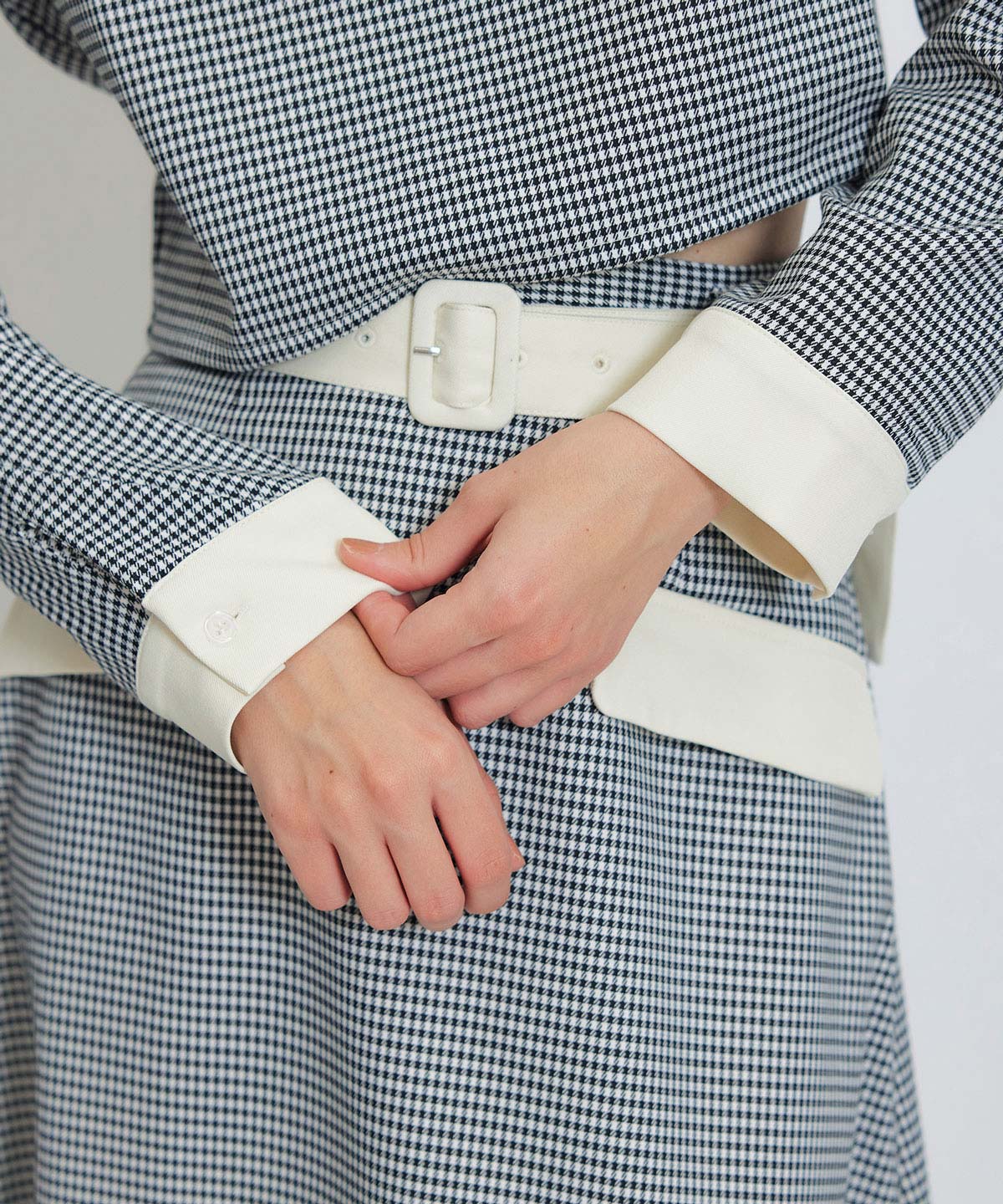 ビジューカラーコンパクトブラウス×バイカラーロングフレアスカートセットアップ