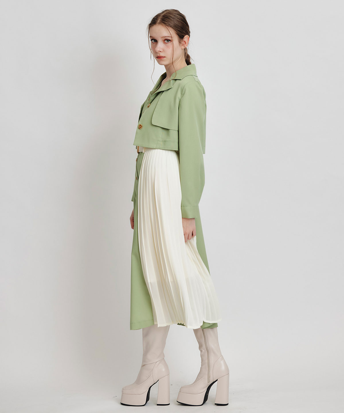 トレンチディティールショートシャツジャケット×バイカラープリーツフレアロングワンピースセットアップ